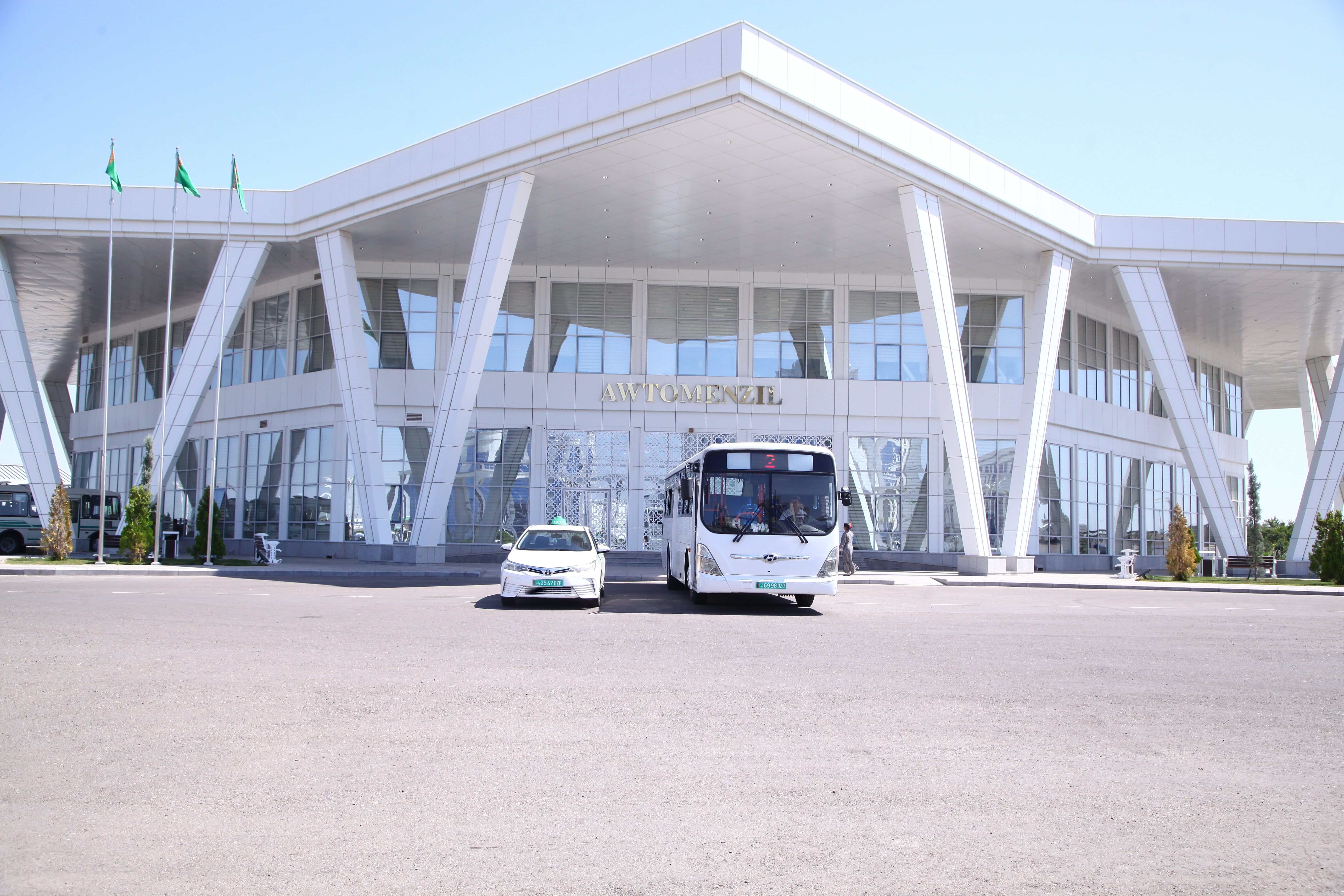 Der internationale Busbahnhof in Ashgabat, Turkmenistan